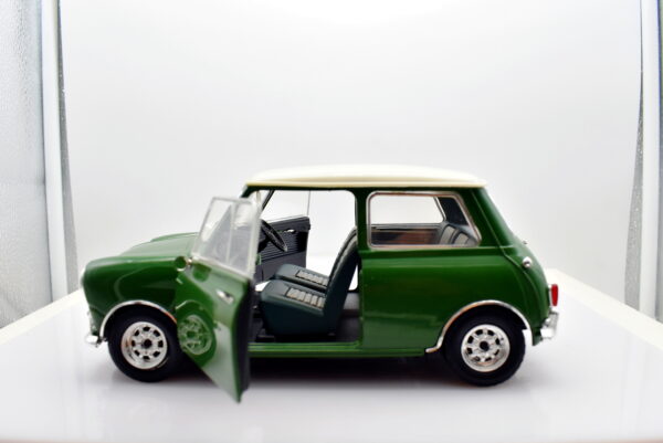 Modellino auto scala 1:18 Mini Cooper Burago diecast modellismo da collezione - immagine 2