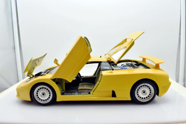 Modellino auto scala 1:18 BUGATTI 110 EB Burago modellismo da collezione - immagine 2