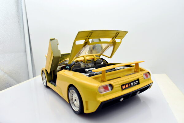 Modellino auto scala 1:18 BUGATTI 110 EB Burago modellismo da collezione - immagine 3