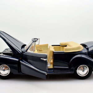 Modellino auto scala 1:18 BMW 502 diecast modellismo da collezione