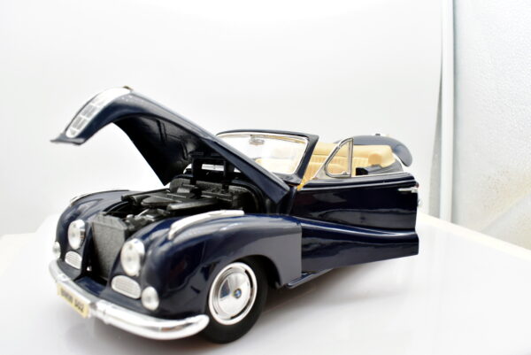 Modellino auto scala 1:18 BMW 502 diecast modellismo da collezione - immagine 2