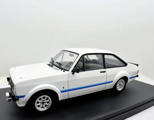 modellino auto ford escort MKIII scala 1:24 collezione modellismo