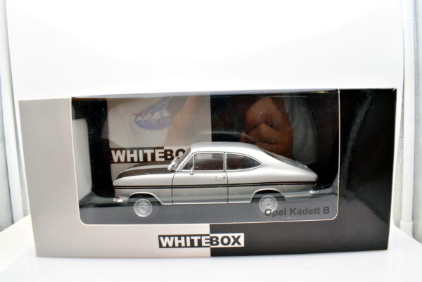 modellino auto opel kadett B scala 1:24 collezione modellismo - immagine 2