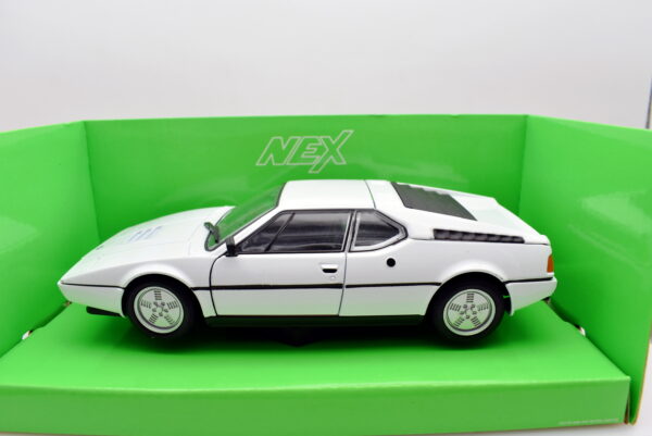 Modellino auto scala 1:24 BMW M1 diecast modellismo statico - immagine 3