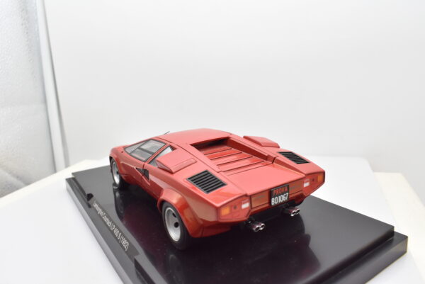 Modellino auto Lamborghini Countach LP 400 S scala 1:24 diecast modellismo da collezione - immagine 2