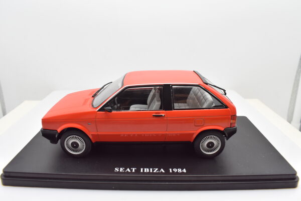 Modellino auto SEAT IBIZA scala 1:24 diecast modellismo da collezione - immagine 2