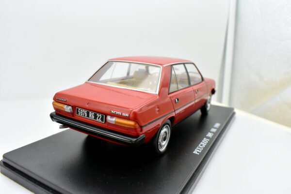 Modellino auto scala 1:24 Peugeot 305 SR diecast collezione modellismo - immagine 4