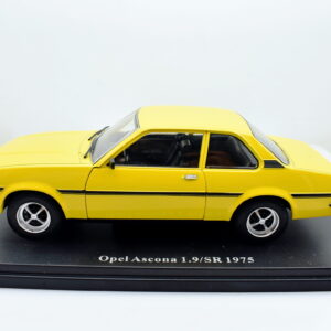 Modellino auto scala 1:24 Opel Ascona 1.9 SR diecast collezione modellismo