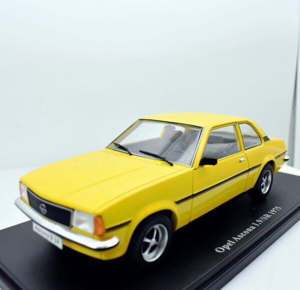 Modellino auto scala 1:24 Opel Ascona 1.9 SR diecast collezione modellismo - immagine 3