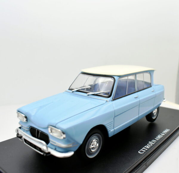 Modellino auto scala 1:24 citroen AMI 6 diecast collezione modellismo