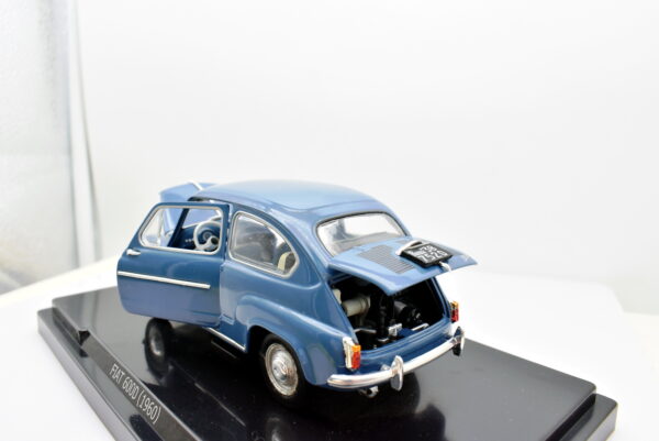 Modellino auto FIAT 600 D scala 1/24 diecast modellismo collezione statico epoca - immagine 5