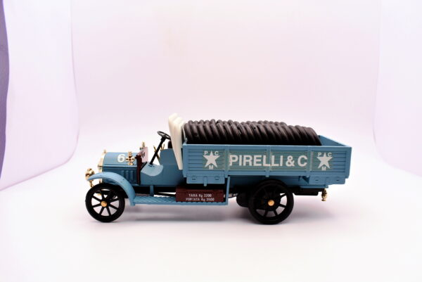 Modellino auto scala 1:43 Fiat autocarro officine pirelli 18 bl  rio diecast modellismo statico - immagine 2