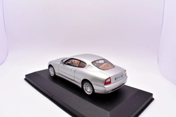 Modellino auto scala 1:43 Maserati coupe cambiocorsa modellismo statico da collezione diecast - immagine 4