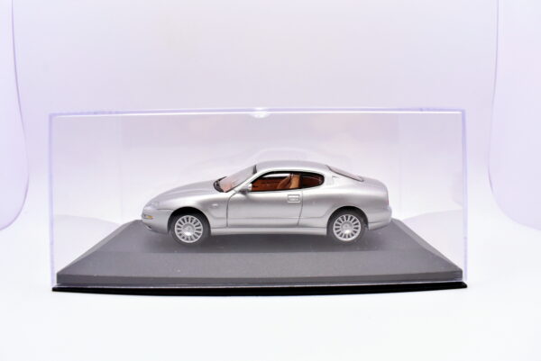 Modellino auto scala 1:43 Maserati coupe cambiocorsa modellismo statico da collezione diecast - immagine 5