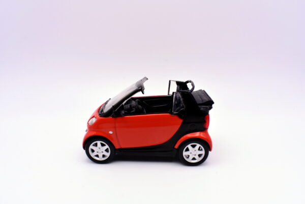 Modellino auto scala 1:43 Smart cabrio modellismo statico da collezione diecast - immagine 2