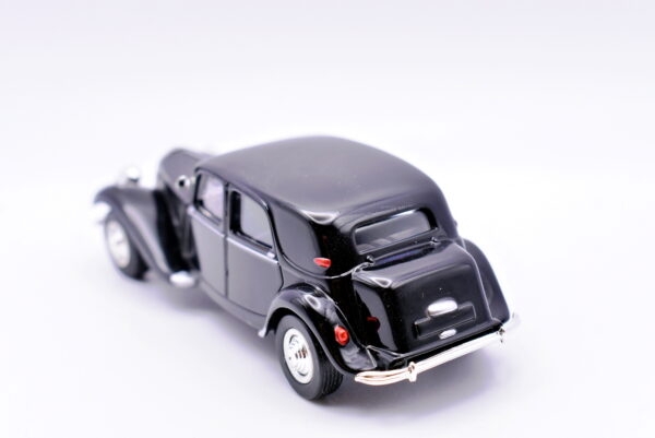 Modellino auto scala 1:43 Citroen 11CV modellismo statico da collezione diecast - immagine 4