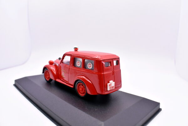 Modellino auto scala 1:43 Fiat 1100E Furgone Versione vigli del fuoco Brumm diecast modellismo statico - immagine 4