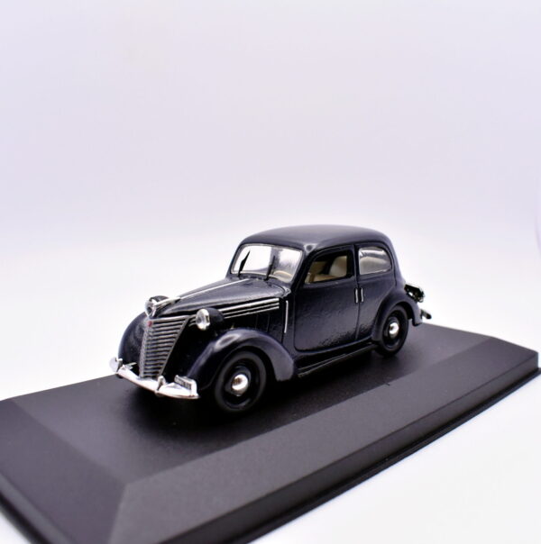 Modellino auto scala 1:43 Fiat 1100 Brumm diecast modellismo statico