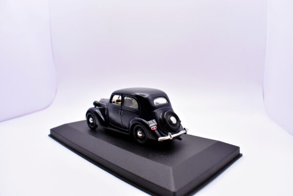 Modellino auto scala 1:43 Fiat 1100 Brumm diecast modellismo statico - immagine 3