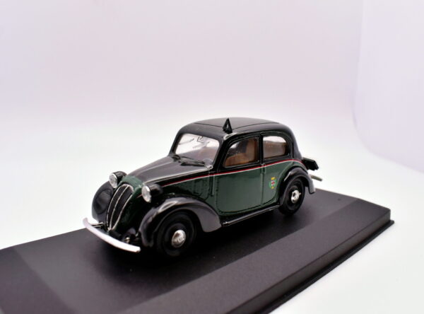 Modellino auto scala 1:43 Fiat 1100 taxi di milano Brumm diecast modellismo statico