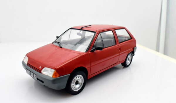 Modellino auto scala 1:24 citroen AX diecast modellismo statico