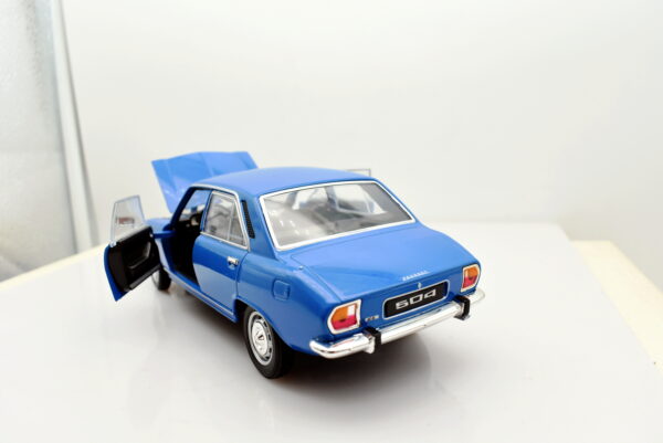 Modellino auto scala 1:24 Peugeot 504 diecast modellismo statico - immagine 4