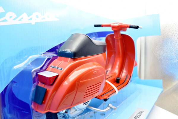 Modellini vespa 50 SPECIAL scala 1:18 modellismo da collezione - immagine 5