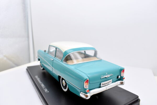 Modellino auto scala 1:24 opel rekord 1900 L  diecast collezione modellismo - immagine 4
