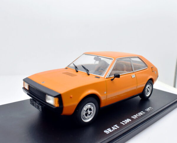 Modellino auto scala 1:24 SEAT 1200 SPORT diecast collezione modellismo