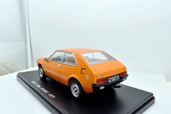 Modellino auto scala 1:24 SEAT 1200 SPORT diecast collezione modellismo - immagine 4
