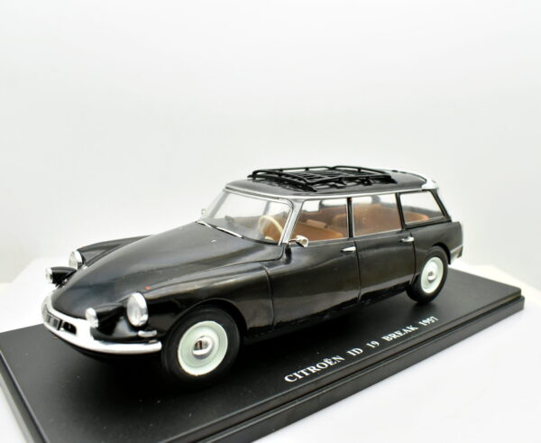 Modellino auto scala 1:24 Citroen ID 19 BREAK diecast collezione modellismo