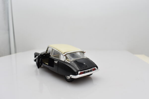 modellino auto citroen ds 19 scala 1:43 rio modellismo statico collezione - immagine 3