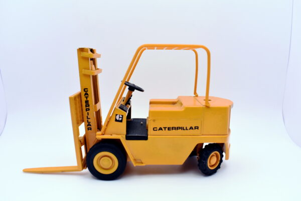 Modellino muletto scala 1:25 JOAL CATERPILLAR CARRELLO modellismo usati - immagine 2