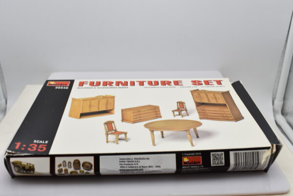 Modellino kit di montaggio diorami FURNITURE SET scala 1:35 modellismo - immagine 3