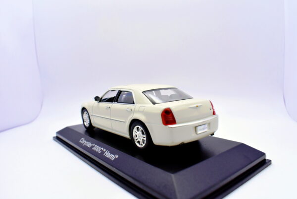Modellino auto scala 1:43 Chrysler 300C norev diecast modellismo da collezione - immagine 4