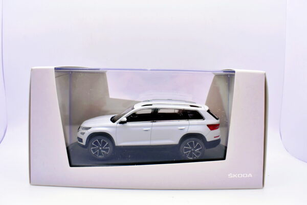 Modellino auto scala 1:43 Skoda kodiaq diecast modellismo da collezione norev - immagine 2