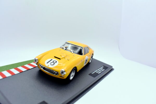 Modellino auto Ferrari 250 GT berlinetta racing collection scala 1:43 ixo diecast modellismo - immagine 3
