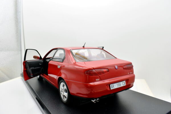 Modellino auto 1:18 Alfa Romeo 166 3.0 V6 diecast modellismo - immagine 5