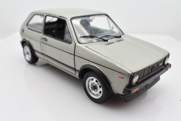 Modellino auto scala 1:24 VOLKSWAGEN VW GOLF GTI modellismo da collezione diecast - immagine 8