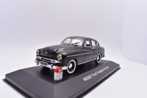 Modellino auto 1:43 Ford Vedette V8 collezione modellismo statico - immagine 2