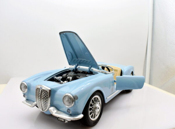 FModellino auto scala 1:18 LANCIA AURELIA B24 SPIDER modellismo da collezione - immagine 2