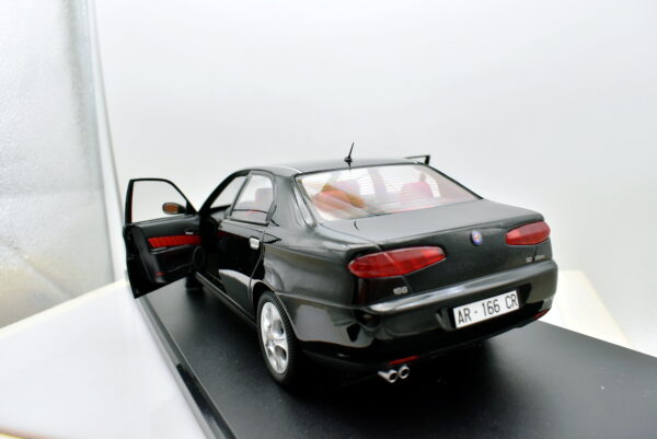 Modellino auto 1:18 Alfa Romeo 166 3.0 V6 diecast modellismo - immagine 4