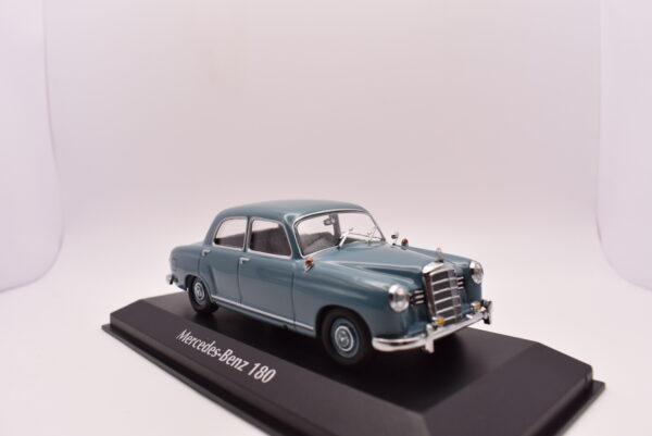 Modellino auto scala 1:43 Mercedes Benz 180 Maxichamps diecast modellismo da collezione - immagine 3