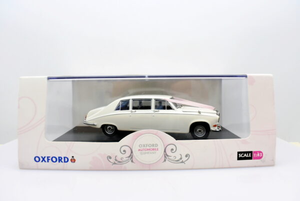 Modellino auto scala 1:43 Daimler DS420 wedding car modellismo statico epoca collezione car - immagine 2