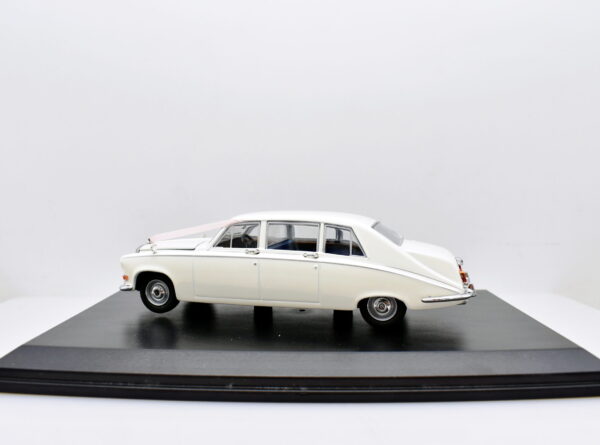 Modellino auto scala 1:43 Daimler DS420 wedding car modellismo statico epoca collezione car - immagine 3