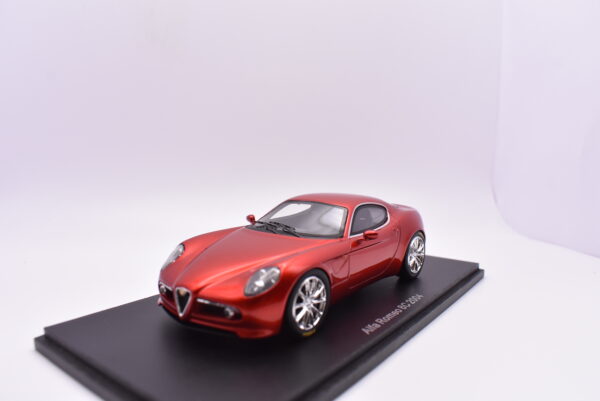 Modellino Auto Scala 1:43 Alfa romeo 8C Spark diecast modellismo statico - immagine 3