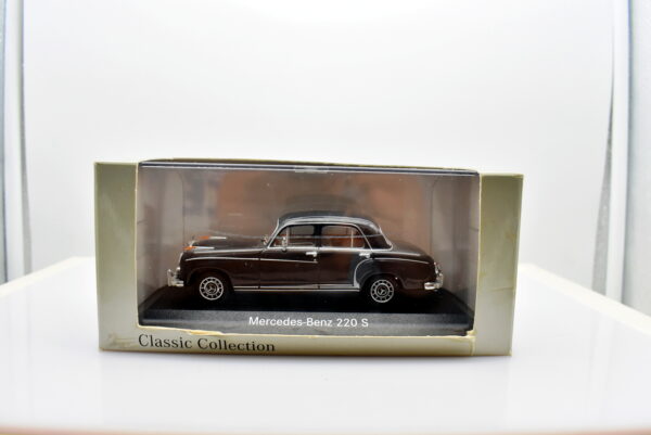 Modellino auto scala 1:43 Mercedes benz 220 S diecast modellismo statico minichamps - immagine 6