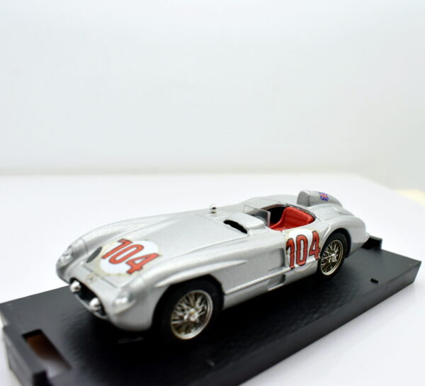 Modellino auto scala 1:43 MERCEDES 300 SLR 104 brumm diecast modellismo da collezione