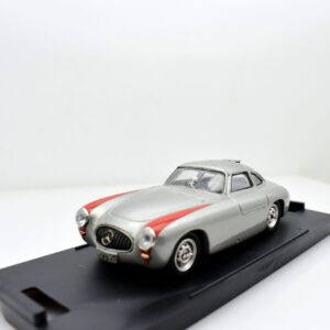 Modellino auto scala 1:43 MERCEDES 300 SL bang diecast modellismo da collezione