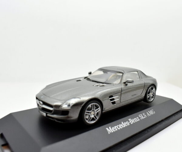 Modellino auto scala 1:43 Mercedes benz SLS AMG schuco diecast modellismo statico schuco